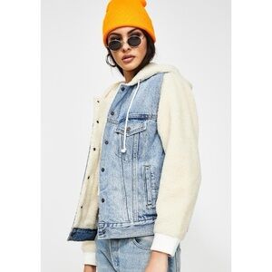 Premium Levi's Ex Boyfriend Trucker Denim & Sherpa Jacket, NWT, sz S